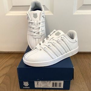 NIB K-Swiss kids Classic VN sneakers -unisex